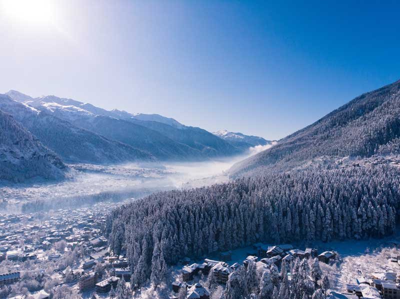 Manali covered in snow