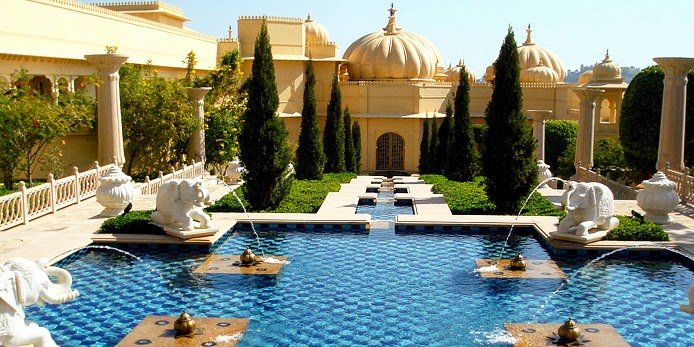 Heritage Hotels in Jaipur - The Oberoi Rajvilas Jaipur