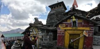 Tungnath: One of the highest Shiva temple Tungnath temple in Uttrakhand